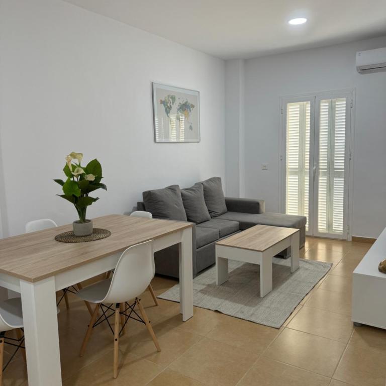 Piso Centro Chiclana - Apartamento de 2 dormitorios con balcón - 1