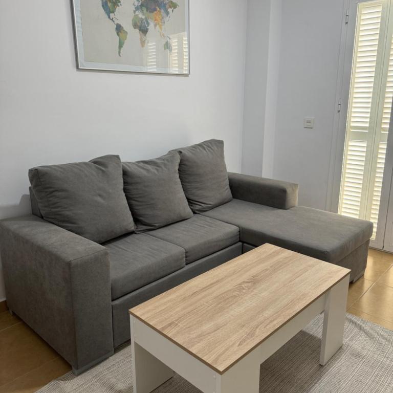 Piso Centro Chiclana - Apartamento de 2 dormitorios con balcón - 5