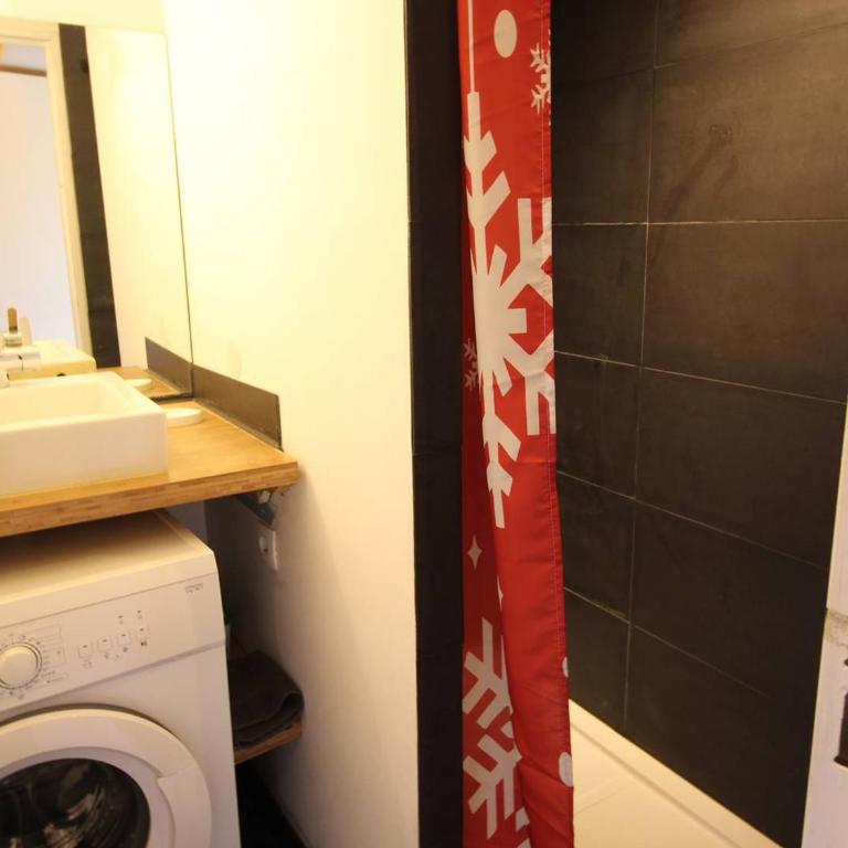 Centre-ville Bagnères-de-Luchon T2 avec balcon, WiFi, animaux admis - FR-1-313-233 - Apartment - 7