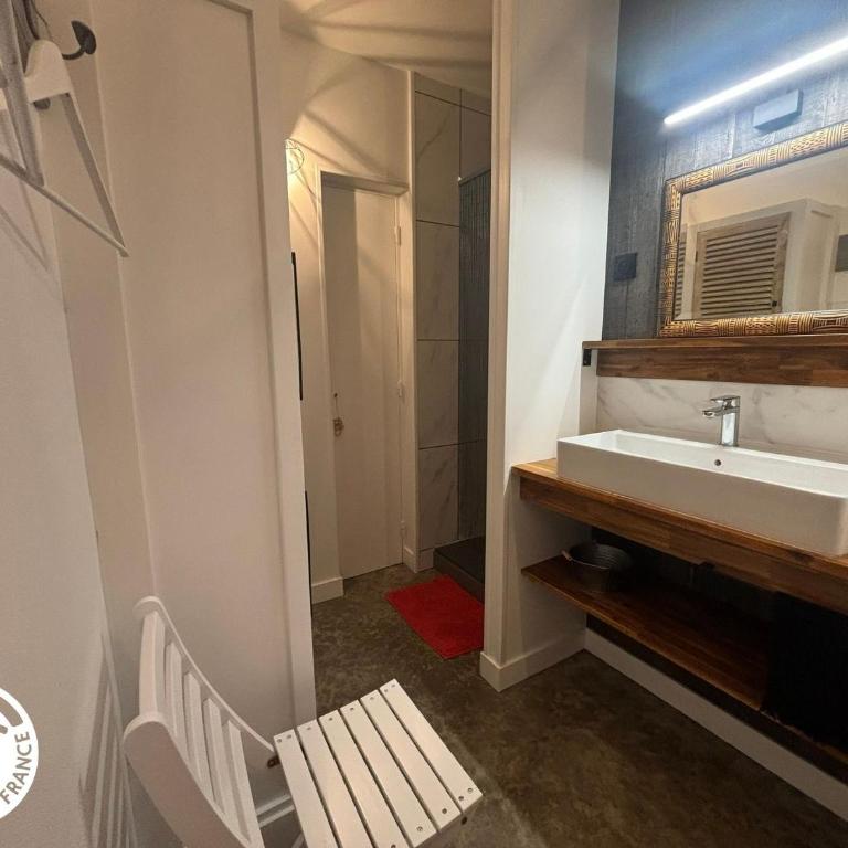 Gîte rénové proche plage, centre-ville et pistes cyclables avec terrasse privative - FR-1-426-560 - Ferienhaus - 4