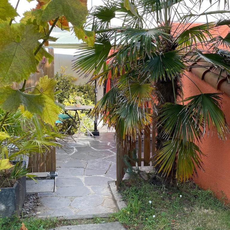 Gîte rénové proche plage, centre-ville et pistes cyclables avec terrasse privative - FR-1-426-560 - Ferienhaus - 24