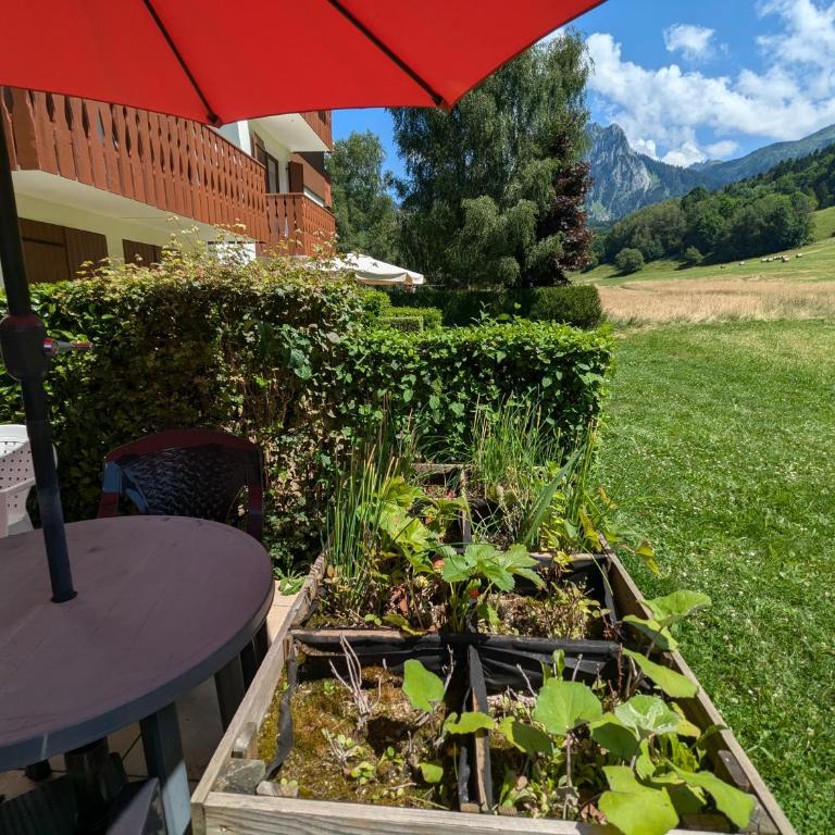 studio terrasse de charme près des pistes - Studio mit Bergblick - 23