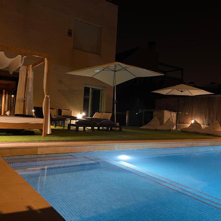 Valdevebas Chalet con Piscina - Five-Bedroom House - 4