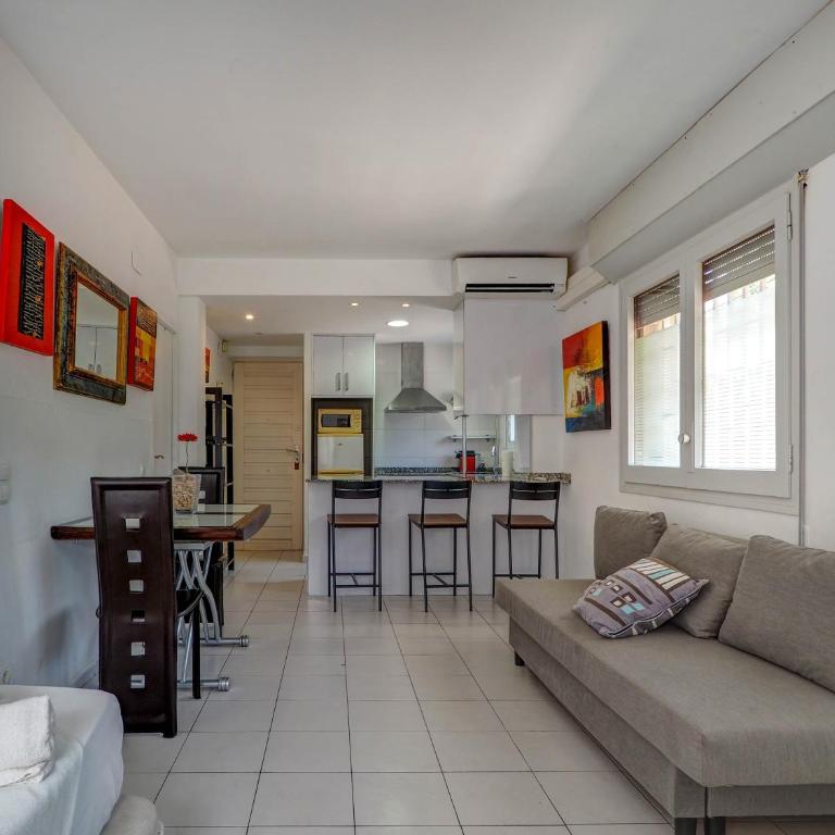 Los Globos Beach Studio by Hello Homes Sitges - Estudio con vistas a la piscina - 3