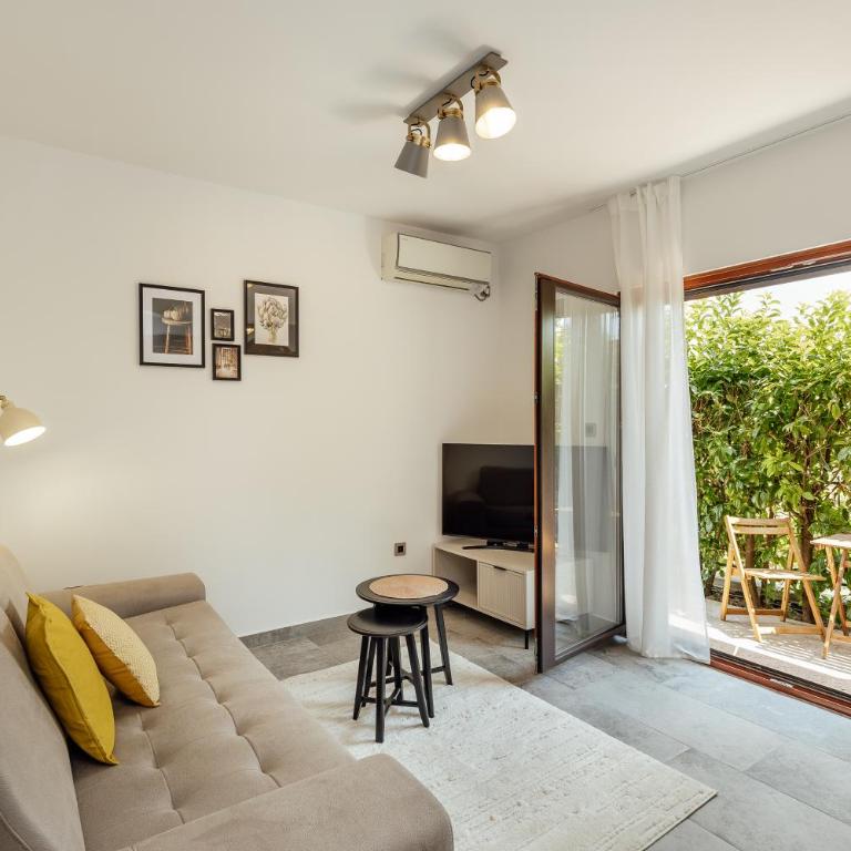 Albizia - One-Bedroom Apartment with Garden - 9