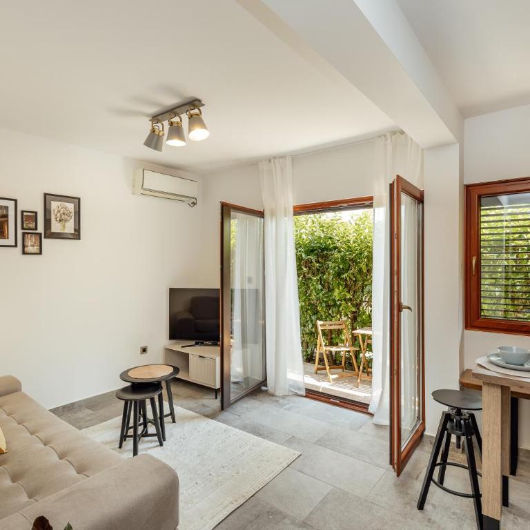 Albizia - One-Bedroom Apartment with Garden - 21