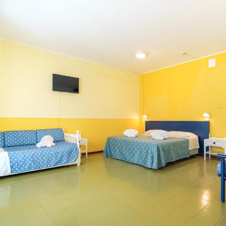 Family Hotel Alexander - Azzurro Club - Camera Quadrupla Comfort - 2