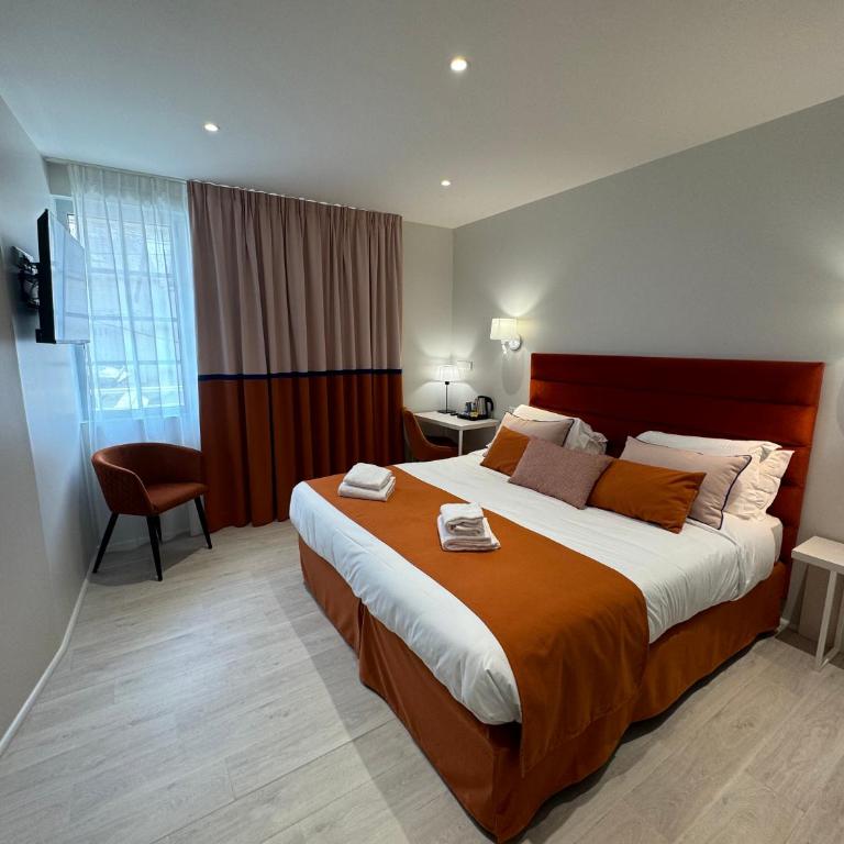 Kyriad Saumur Hyper Centre Hôtel, Appartements, Séminaires et SPA soins Sothys Paris - Chambre Double Supérieure - 4