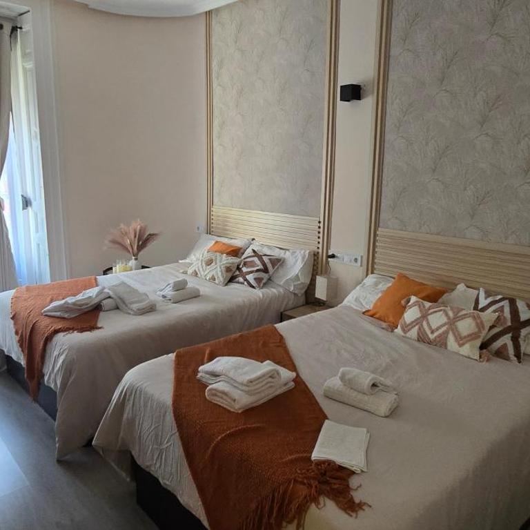 Habitaciones Universal - Quadruple Room with Private Bathroom - 6