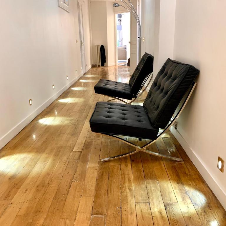 Appartement devant la Tour Eiffel et Seine - Appartamento con 3 Camere da Letto e con Vista - 17