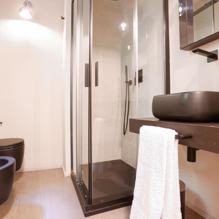 2 min Duomo - Chic Novella - Parcheggio - Appartamento con 2 Camere da Letto - 75