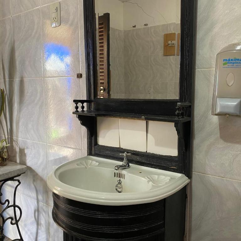 Gran Casa Hostel y Camping - Cama en habitación compartida mixta de 6 camas - 3