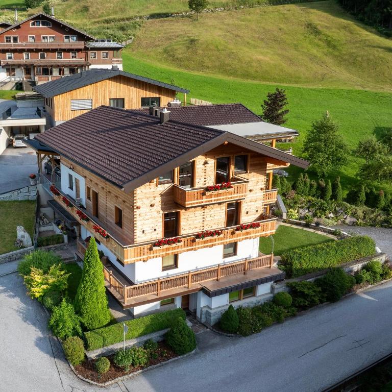 Ferienwohnung Gipfelreich - Apartment mit Blick auf die Berge - 1