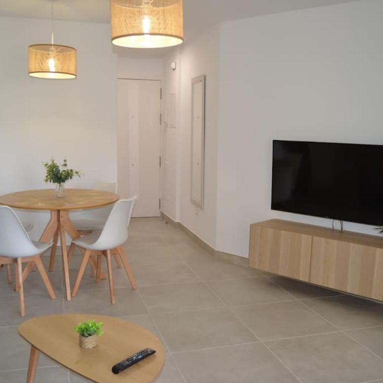 Fuengirola Beach & terrace by ELE Apartments - One-Bedroom Apartment with Terrace - 4