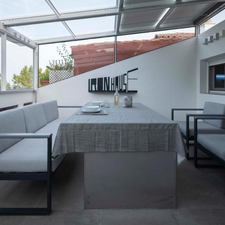 Iron House - Penthouse with Bathtub in Golden Mile & Roman Bridge - One-Bedroom Apartment - 34