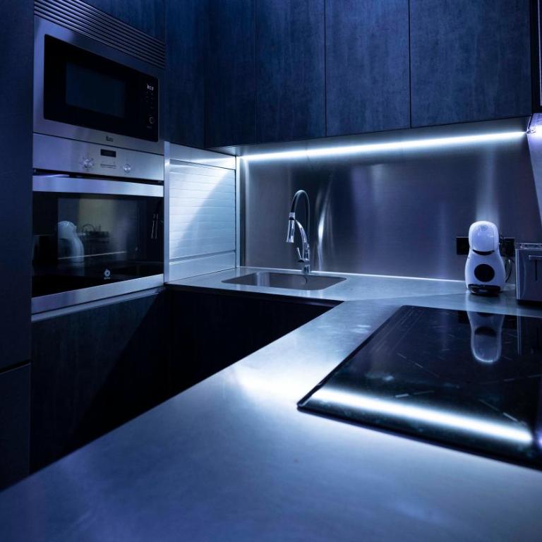 Iron House - Penthouse with Bathtub in Golden Mile & Roman Bridge - One-Bedroom Apartment - 64