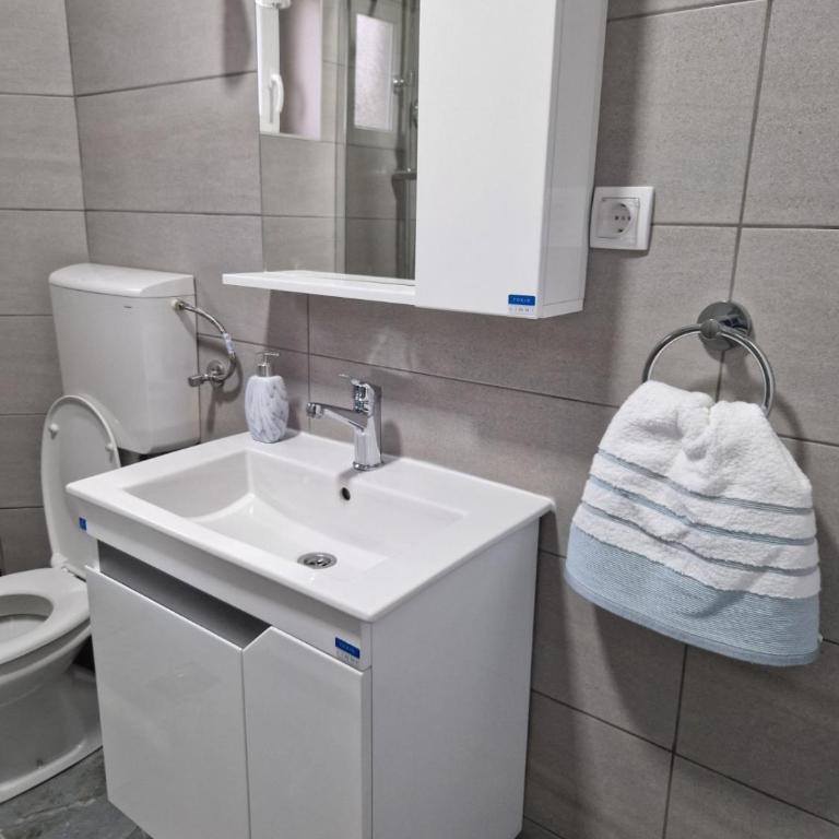 Apartment Holiday - Apartman sa 2 Spavaće Sobe i Pogledom na Vrt - 2