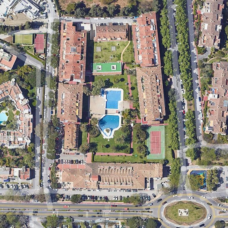 Iron House - Penthouse with Bathtub in Golden Mile & Roman Bridge - One-Bedroom Apartment - 71