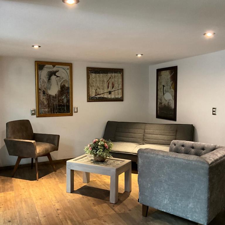 Hotel Casa Carmona - Classic Quadruple Room - 2