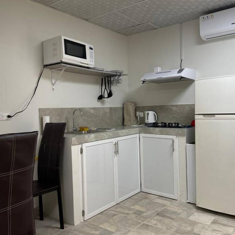 Machala cómoda suite privada con parqueo en urb - One-Bedroom Apartment - 2