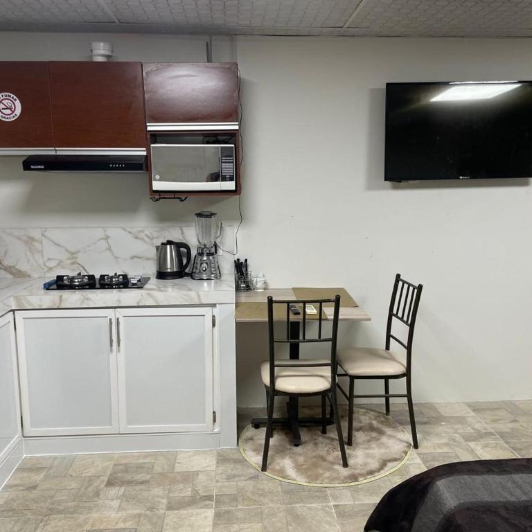 Suite privada en urb con guardianía 24-7 Machala - One-Bedroom Apartment - 6