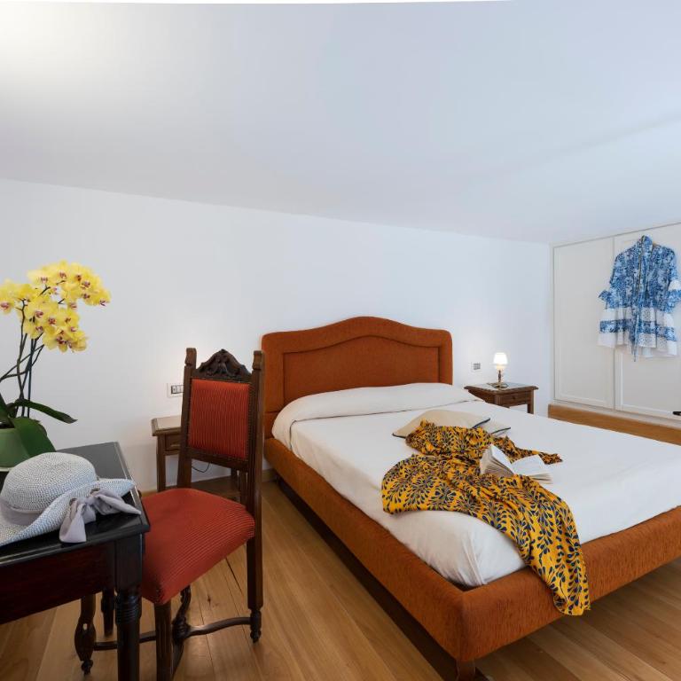Residenza Luce - Camera Familiare con Balcone - 8