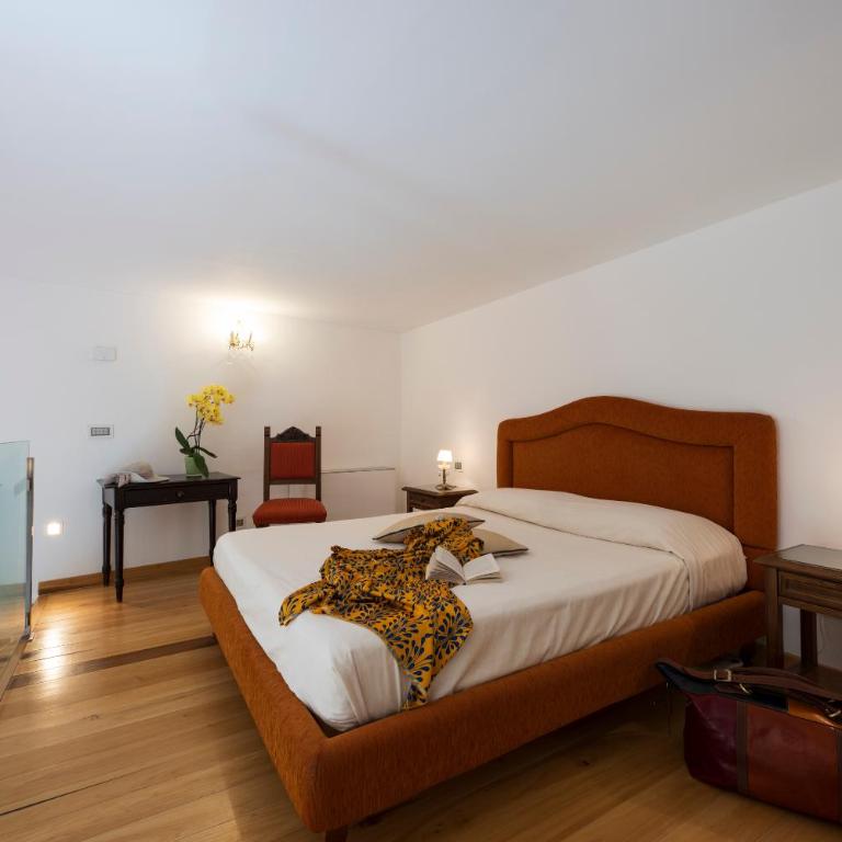 Residenza Luce - Camera Familiare con Balcone - 9
