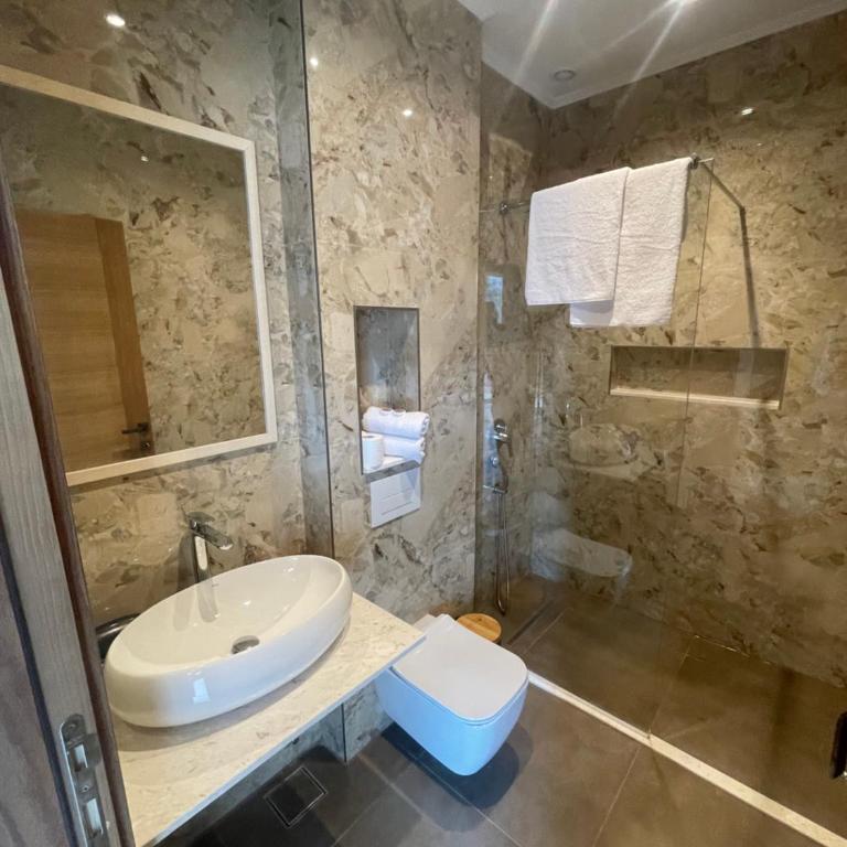 Apartaments Queen - Junior Suite mit Balkon - 1