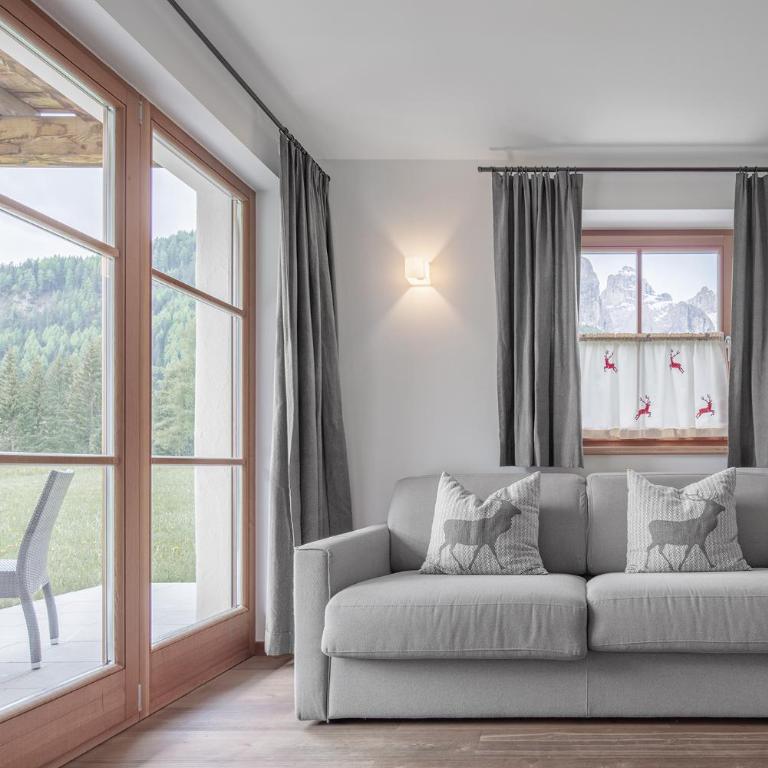 Chalet Ciasa Tino & Sara - BelaVal Apartments - Apartment mit Blick auf die Berge - 19