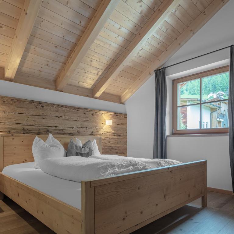 Chalet Ciasa Tino & Sara - BelaVal Apartments - Apartment mit Blick auf die Berge - 12