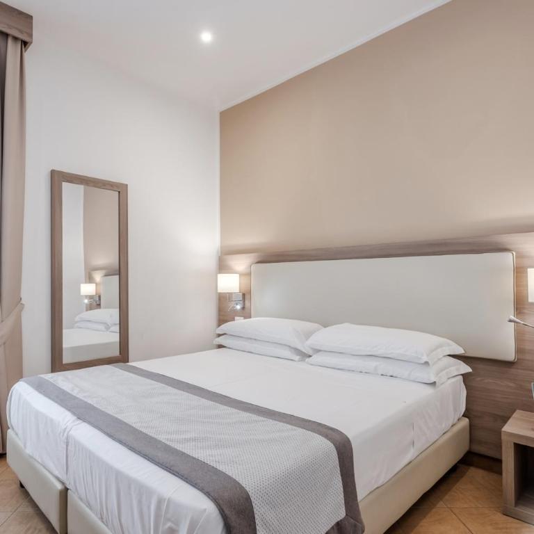 Residenza Scarlatti Napoli - Camera Matrimoniale/Doppia con Letti Singoli con Bagno Privato Esterno - 4