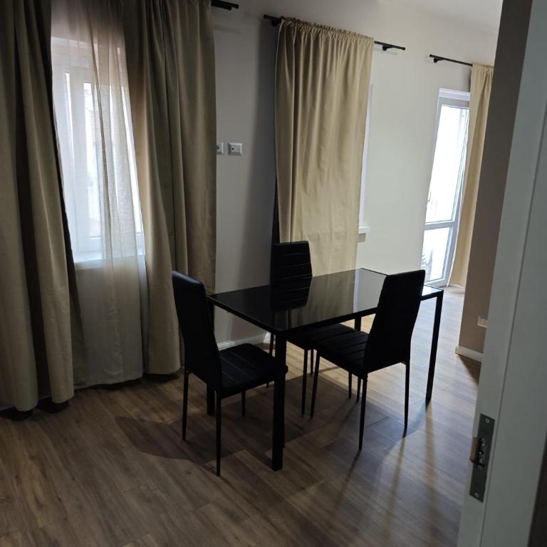Celeste Home Center - Standard King Room - 4