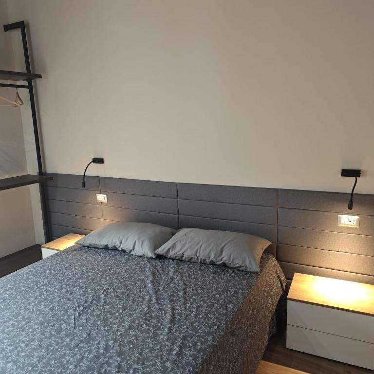 Celeste Home Center - Standard King Room - 9