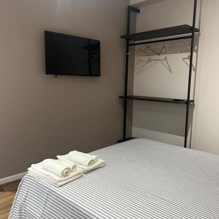 Celeste Home Center - Double Room with Private Bathroom - 9