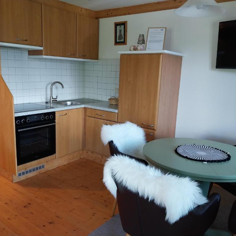 Haus Hanshois - Familienzimmer mit Balkon - 1