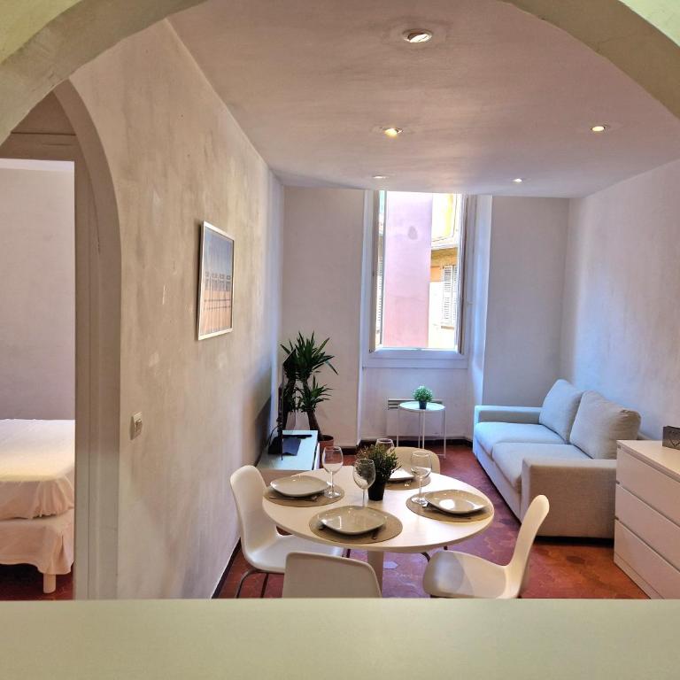 Sublime appartement 4P classé dans le Vieux-Nice - Appartement 1 Chambre - 6