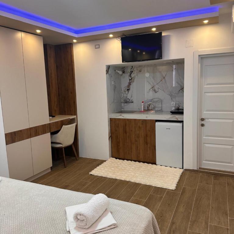 Sara Apartmani - Deluks Dvokrevetna Soba sa Bračnim Krevetom - 5