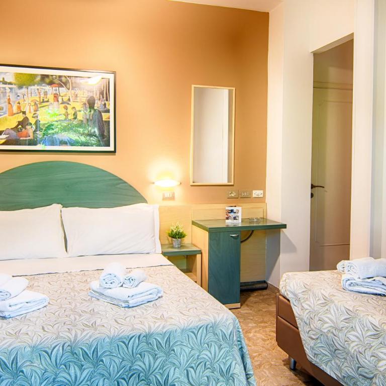 Albergo Villa Lucia - Camera Quadrupla con Balcone - 6