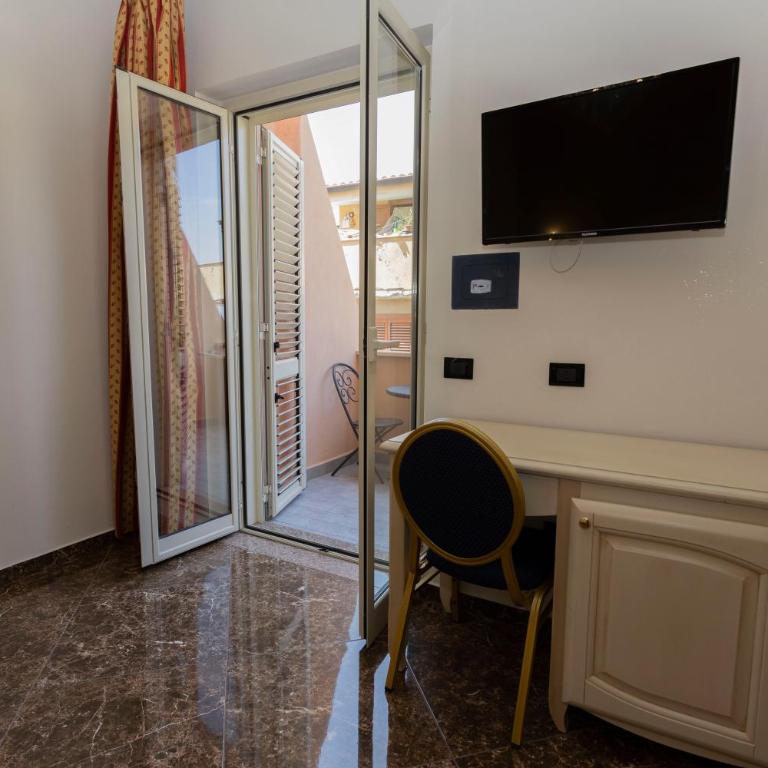 Hotel Terrazzo Sul Mare - Camera Matrimoniale Deluxe - 4