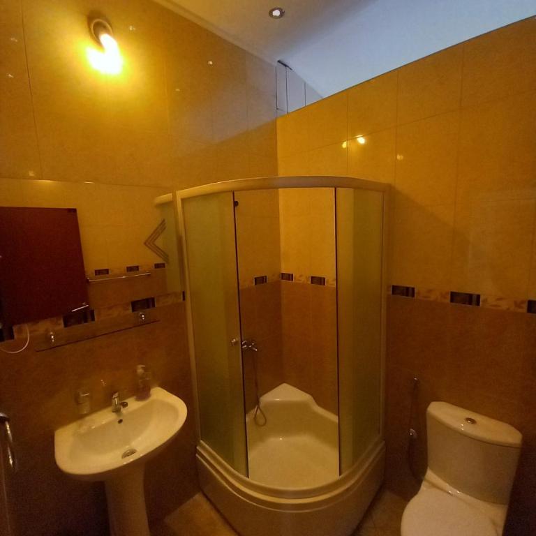 Ulpiana - Apartments,Rooms,Hostel - Quadruple Room with Private Bathroom - 9