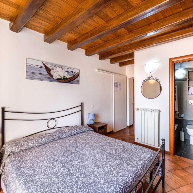 BB Il Re Alla Reginella Guest House - Double Room with Private Bathroom - 10