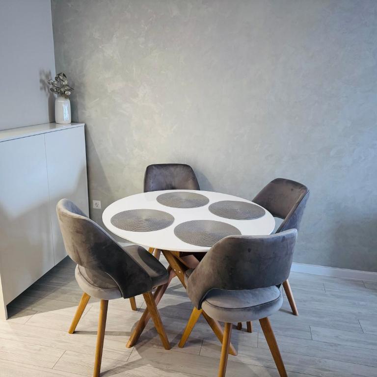 Apartman NAMA - Apartman sa 2 Spavaće Sobe i Balkonom - 10