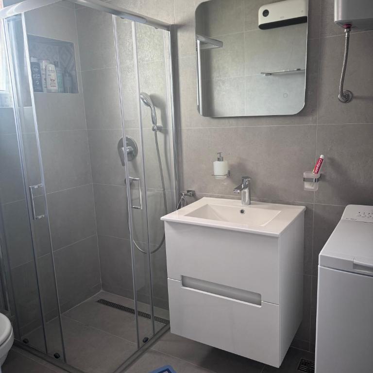 Apartman NAMA - Apartman sa 2 Spavaće Sobe i Balkonom - 6