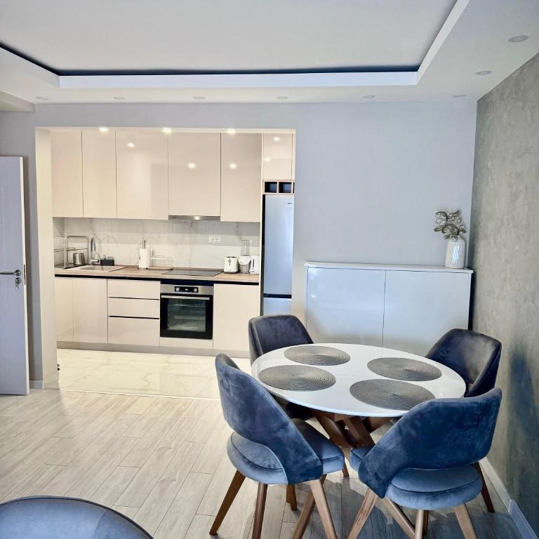 Apartman NAMA - Apartman sa 2 Spavaće Sobe i Balkonom - 9