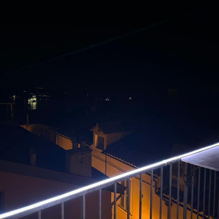 The Seaside Serenity - Air-Conditioned Bay-View Apartment with Terrace, Heart of Villefranche Old Town - Appartement 2 Chambres - 22