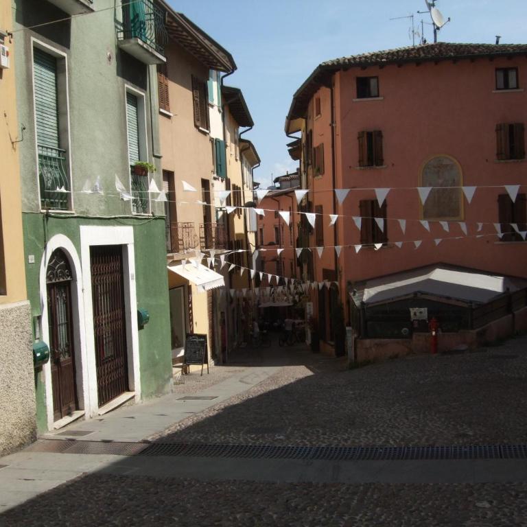 La Dimora di William Casa nel centro storico di Desenzano - Appartamento Monolocale con 1 Letto Matrimoniale - 12