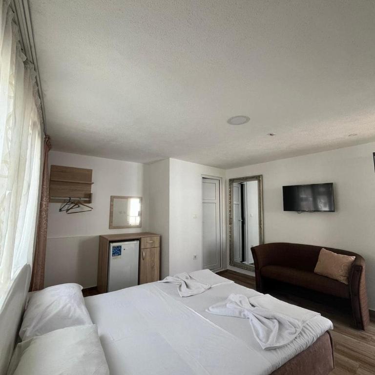 Saki Apartments - Budget Double Room - 3