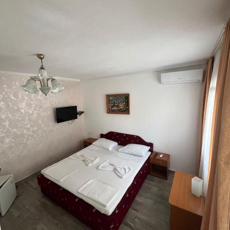 Saki Apartments - Budget Double Room - 1