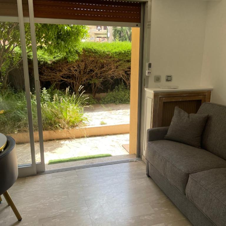 NICE FLAT WITH GARDENS Limites cannes juste 10 MNS CROISETT - Appartement 1 Chambre - 8