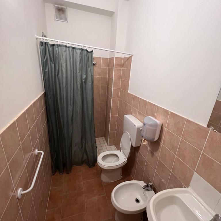 Ostello Paradiso EuroCamp - Camera Doppia con Letti Singoli con Bagno Privato - 5